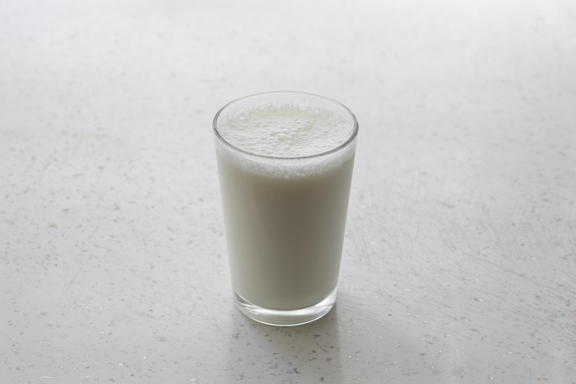 Milch, Milchprodukte oder pflanzliche Milchalternativen für Baby & Kleinkind – was, wann, wie viel?